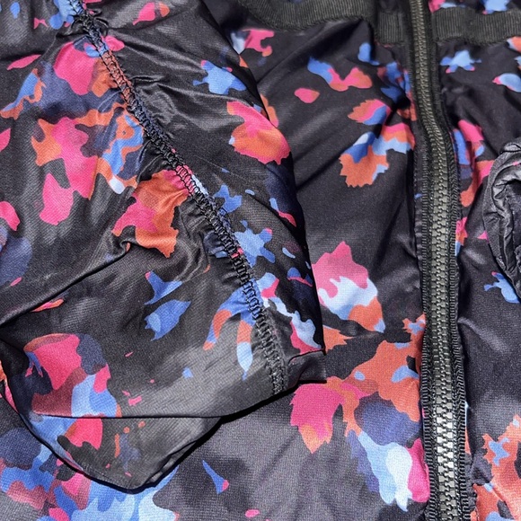 Lululemon Four The Helluvit size 4
Black/Dandy Digie Multi Liner Coat - Picture 15 of 15